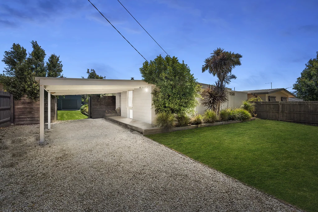 18 Lugano Avenue, Dromana, VIC 3936