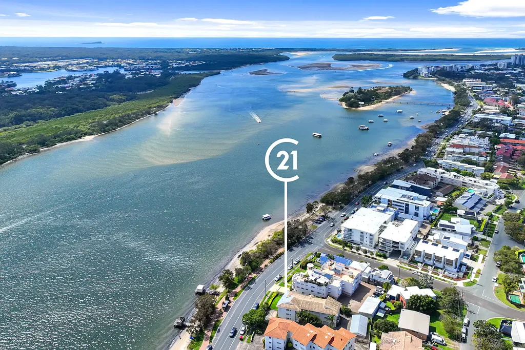 Maroochydore 3Kwarto Ground Floor Living with Stunning River Views