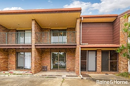 6/2 Heather Street, Logan Central
