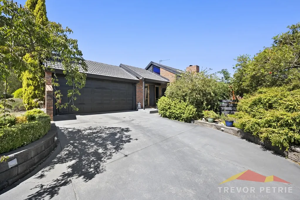 10 Hakea Court, Mount Helen, VIC 3350