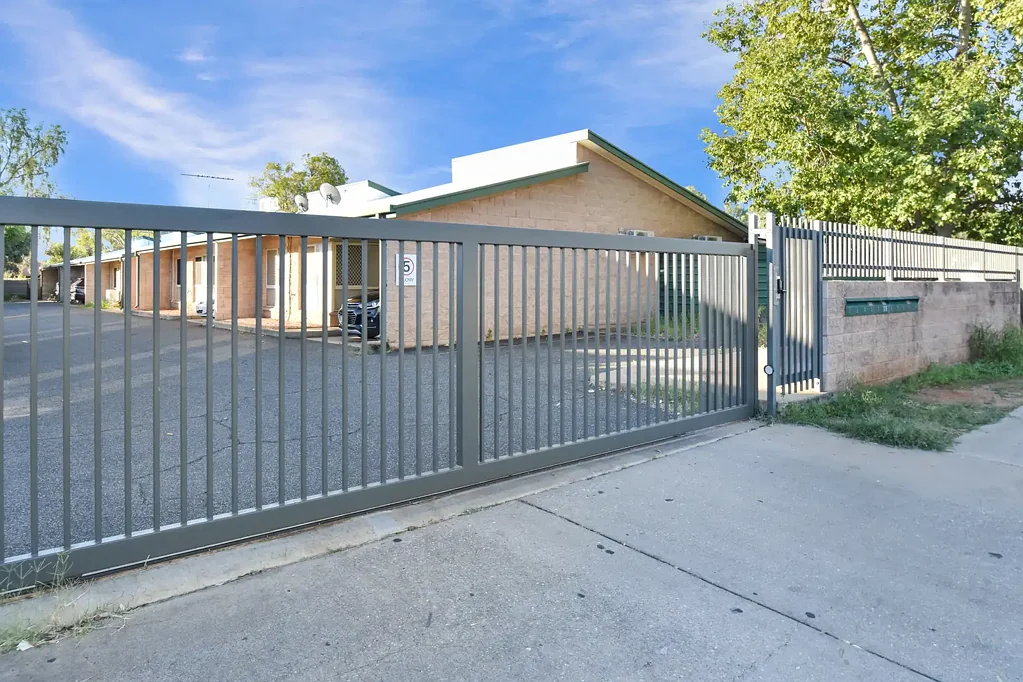 Sadadeen 2Zimmer Secure, Spacious and an Investment Winner!