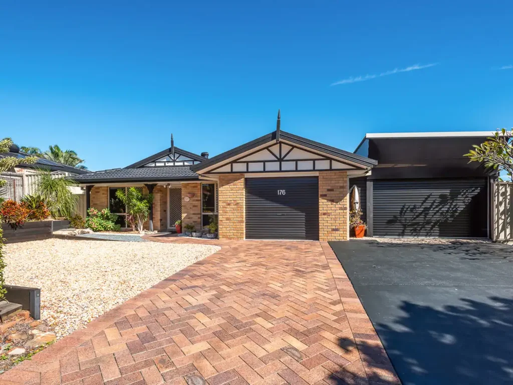 Oxenford 3房  Absolutely Gorgeous - Fully Renovated and Move-In Ready!