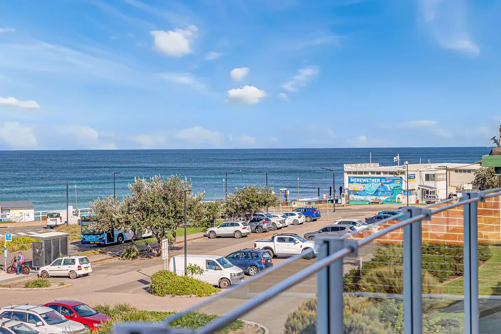 Merewether 4chambre Exclusive Beachfront Penthouse with Stunning Ocean Views