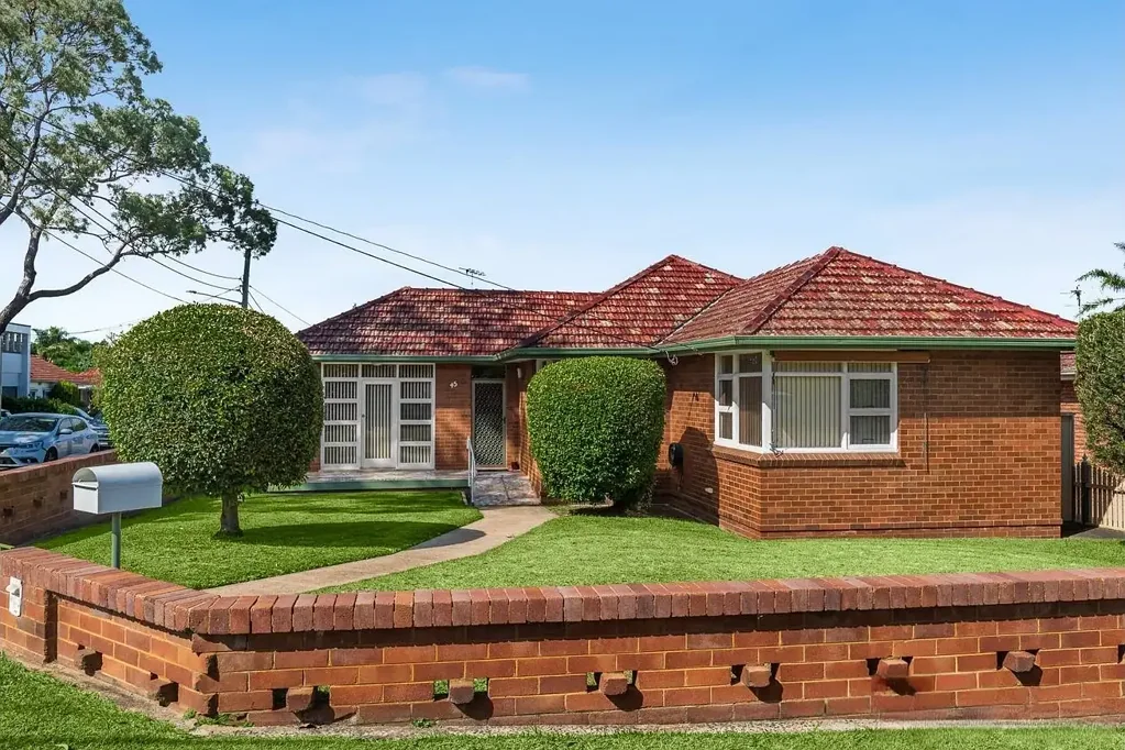 SPACIOUS HOME IN A SOUGHT AFTER LOCATION