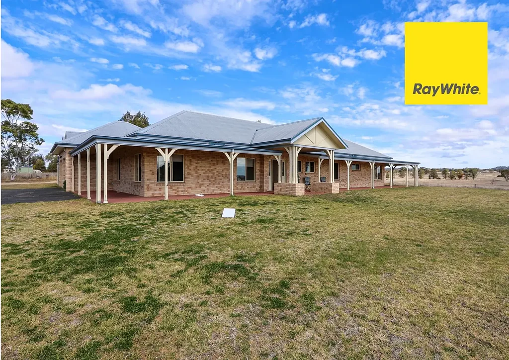 Inverell 4Habitaciones Dual-Living Comfort Meets Premier Subdivision Potential