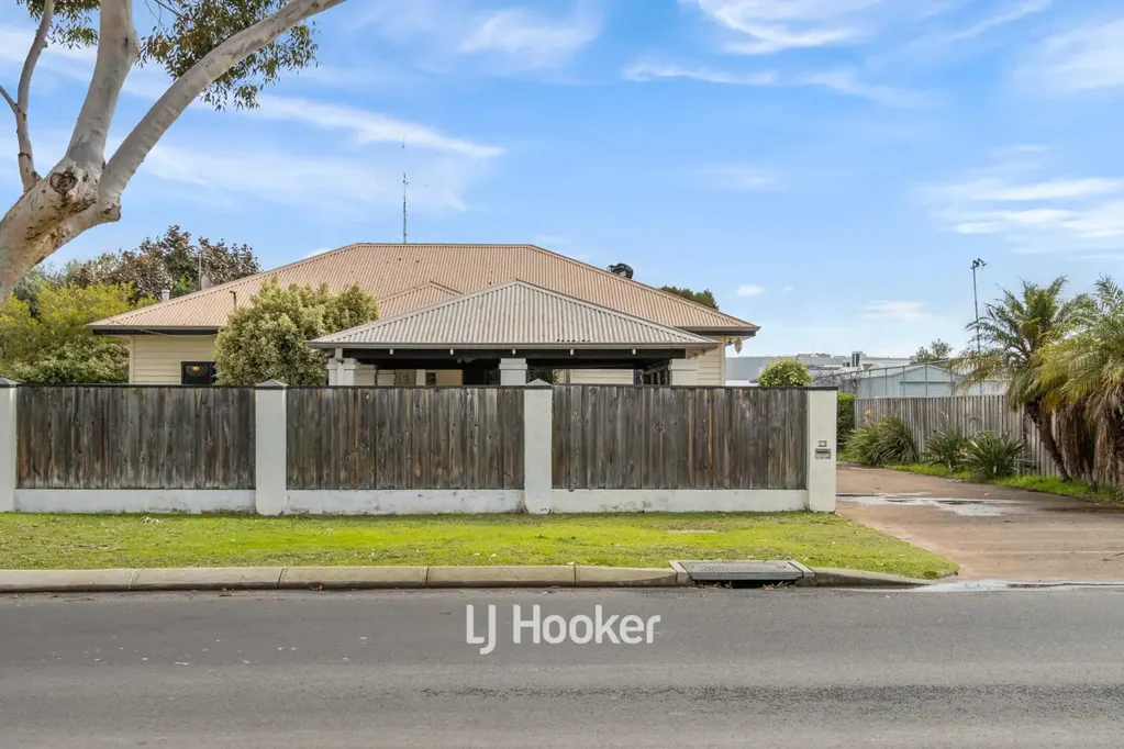 South Bunbury 3 Bedroom Lifestyle, Location, and a Whole Lot of Character