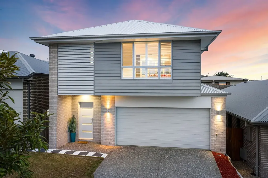 Ripley 4Zimmer Entertain, Relax & Thrive in This Bright, Beautiful Family Home!