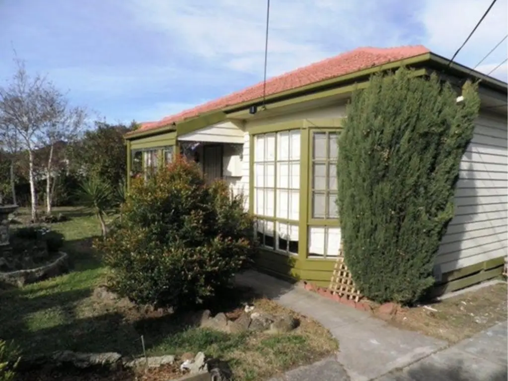 Springvale 8Kwarto 917M2 in Convenient location.