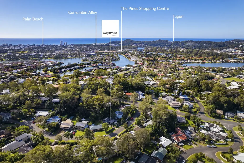 Currumbin Waters 3房  Beautifully Updated, Brilliantly Located