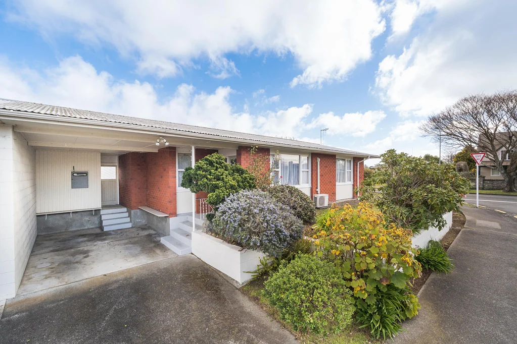 Terrace End 2房  Dependable Brick & Prime Location