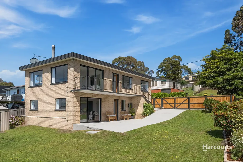 17 Little Falcon Street, Primrose Sands, TAS 7173