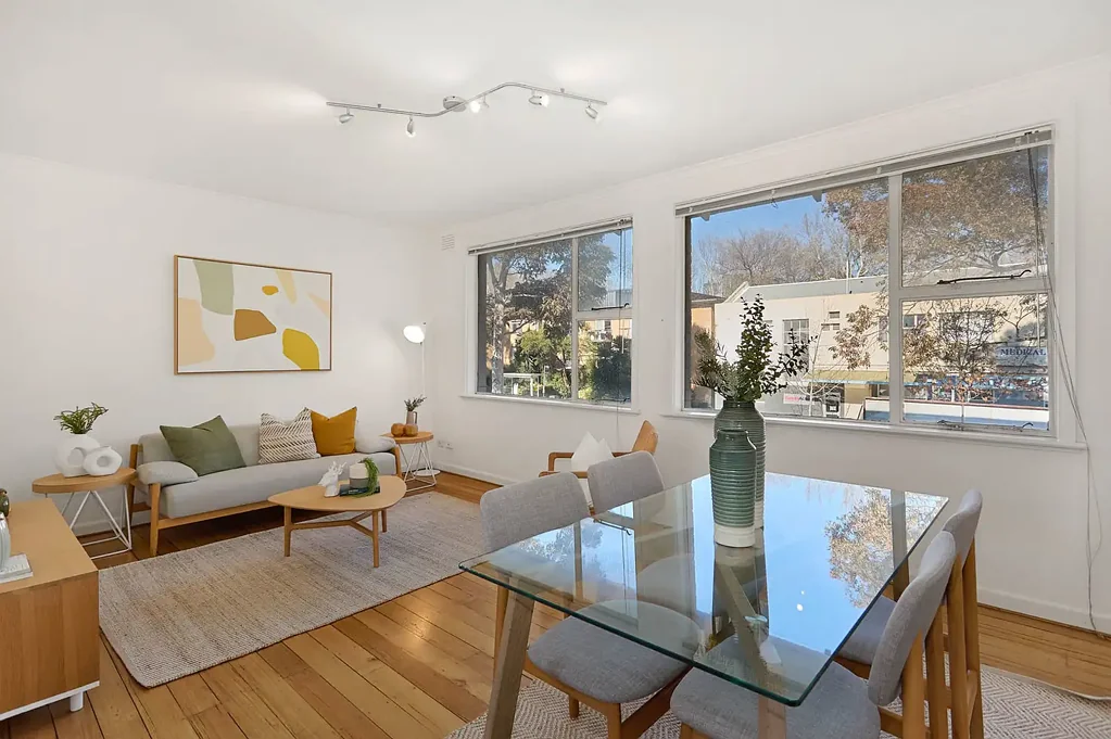 North Melbourne 2ਬੈੱਡਰੂਮ Bright, Character Filled & Convenient