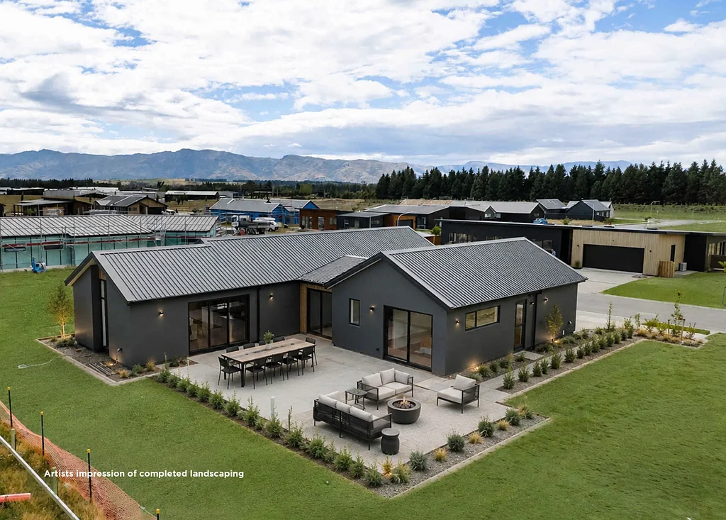 Wanaka 4chambre Final landscaping being finished, be in for winter