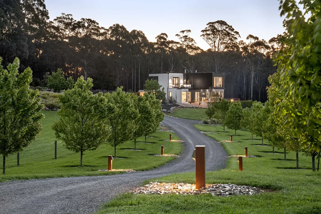 Leonards Hill 4Zimmer Designer Rural Living with Heated Pool, Wine Cellar & Guest Retreat