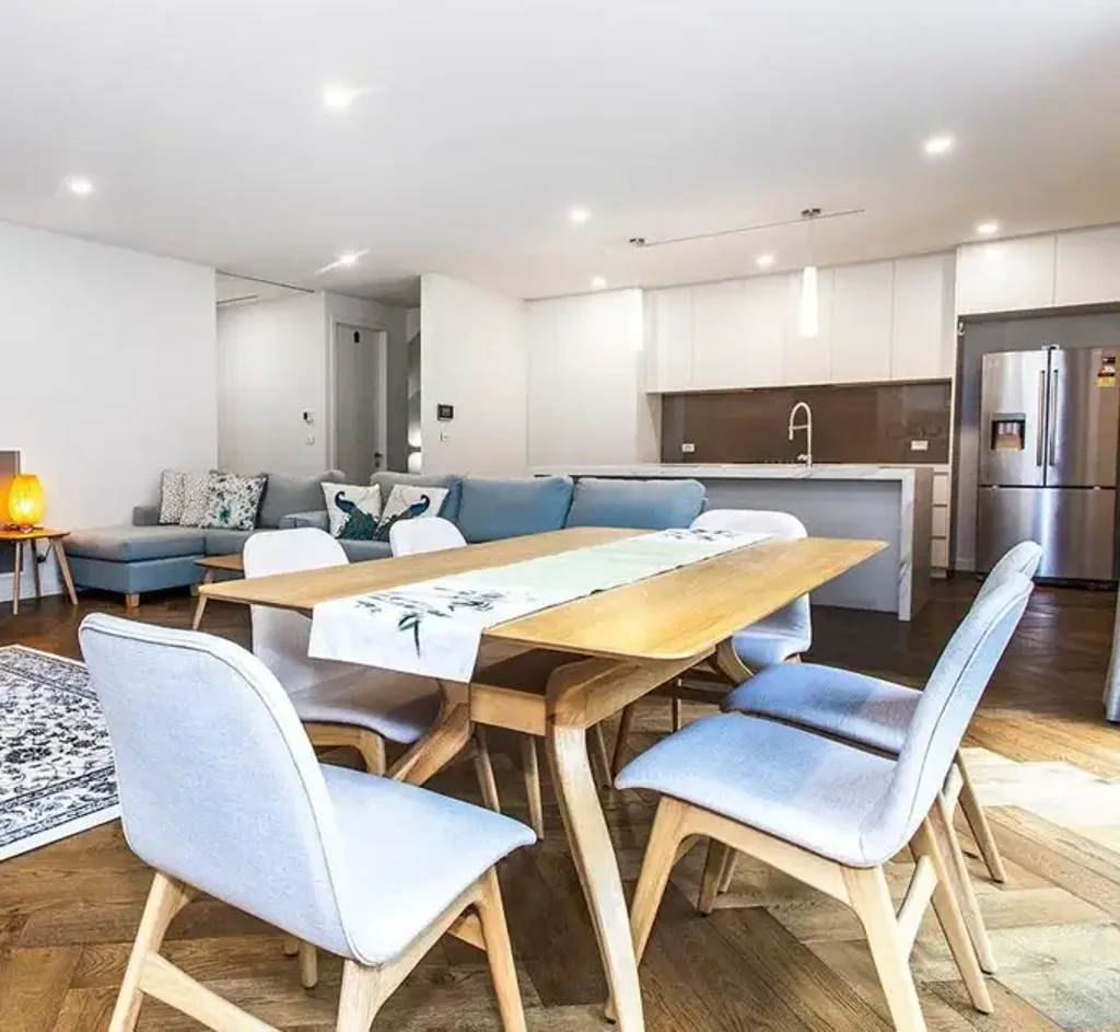Thomastown 3ห้องนอน Light filled and spacious townhouse