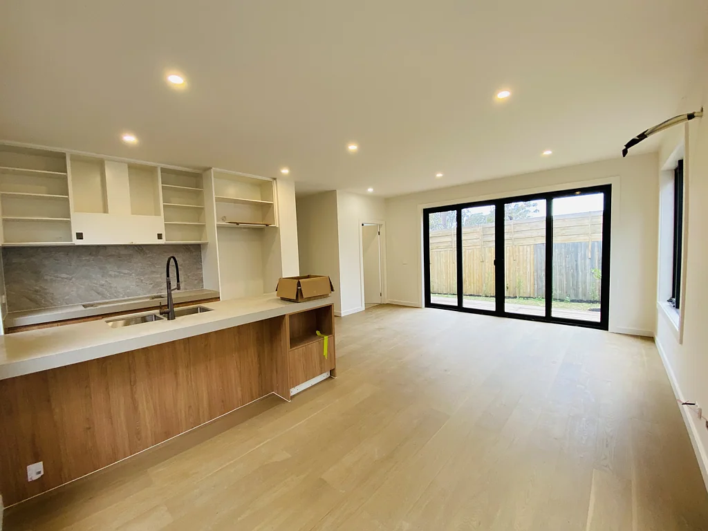 Templestowe Lower 4房  Double Storey 4-bedroom 4.5-bathroom STANDALONE townhouse with 2-car garage and secluded backyard - Move in before Christmas!