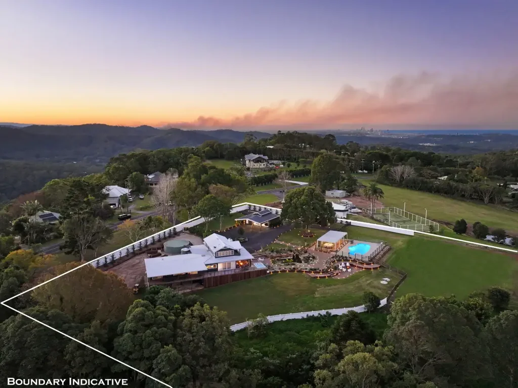 Tallebudgera 4房  Above It All – Award-Winning Acreage Entertainer Fusing Luxury, Tranquillity and Ocean Views