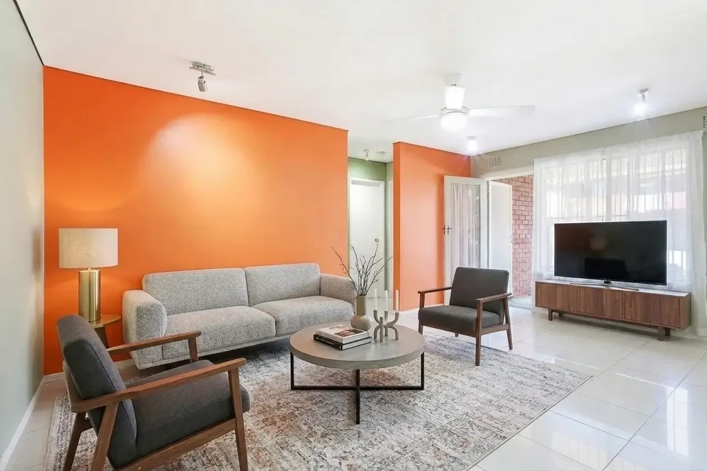 Charming Ground Floor Apartment with Courtyard Access