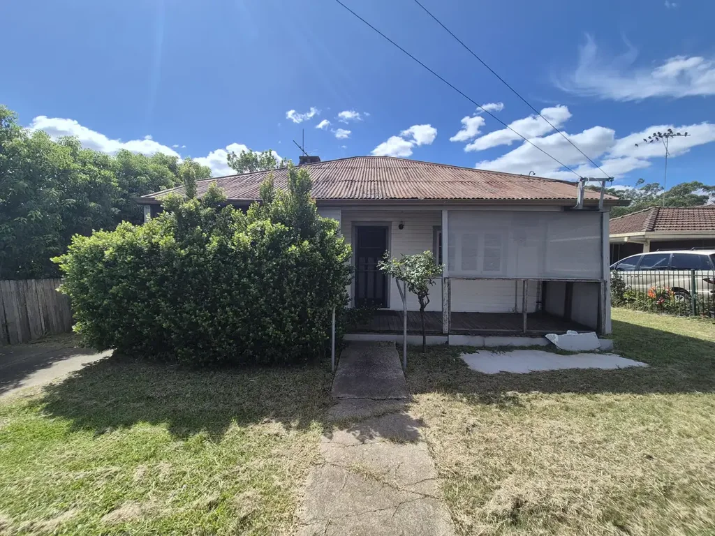 Convenient Located 2 Bedroom Home with Extra Large Backyard!