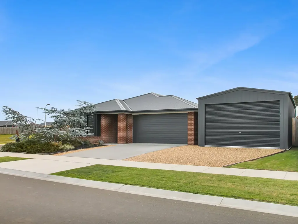 Lucknow 3房  2022-BUILT FAMILY HOME WITH ROCK-SOLID RENTAL APPEAL