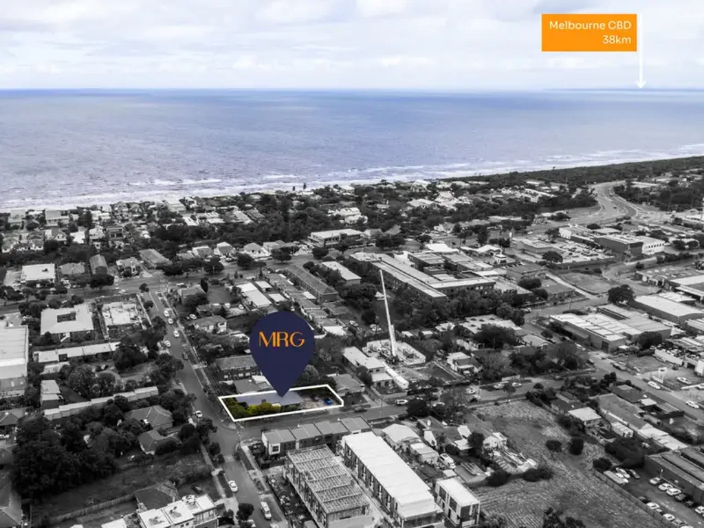 Frankston 4房 转角地块珍稀 575sqm阔地 海滨近600米 多功能潜力 中心地段便利 餐饮交通云集 Corner Block on Frankston CBD fringes!