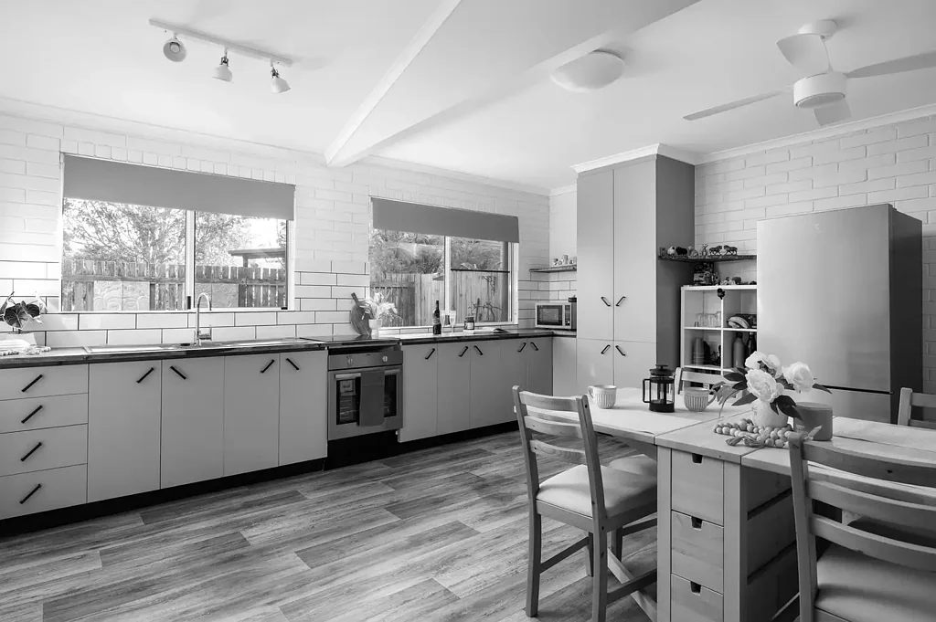 Tin Can Bay 2Zimmer Motivated Sale - Excellent Buying!