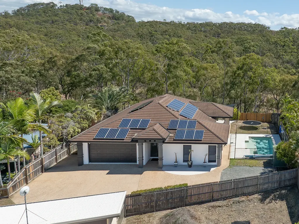 South Gladstone 4ਬੈੱਡਰੂਮ Luxury Home with pool, Shed & Caravan Space