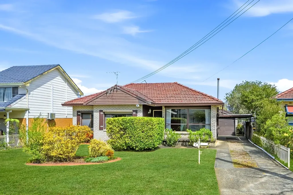 Kingswood 5ਬੈੱਡਰੂਮ Charming Home with Versatile Granny Flat Living