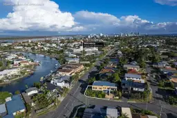 2B Wattle Avenue, Biggera Waters