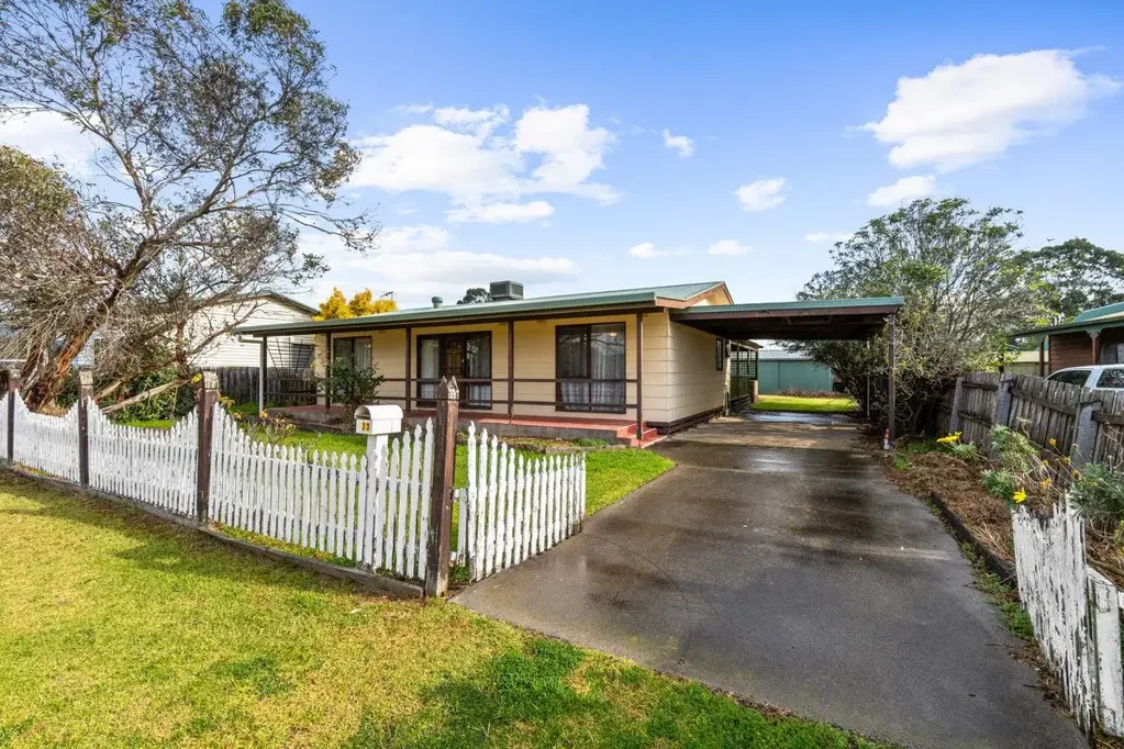 33 Justice Parade, Heyfield, VIC 3858