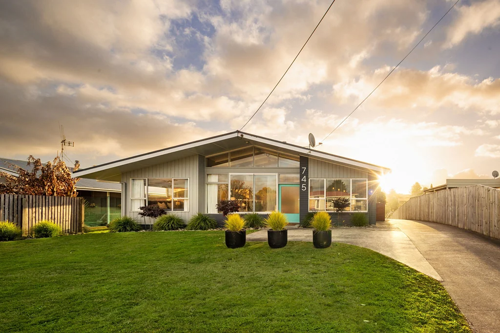 Te Awamutu 3 Slaapkamer A Mid-Century Icon, Reimagined