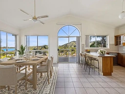 1 Coachmans Close, Sapphire Beach