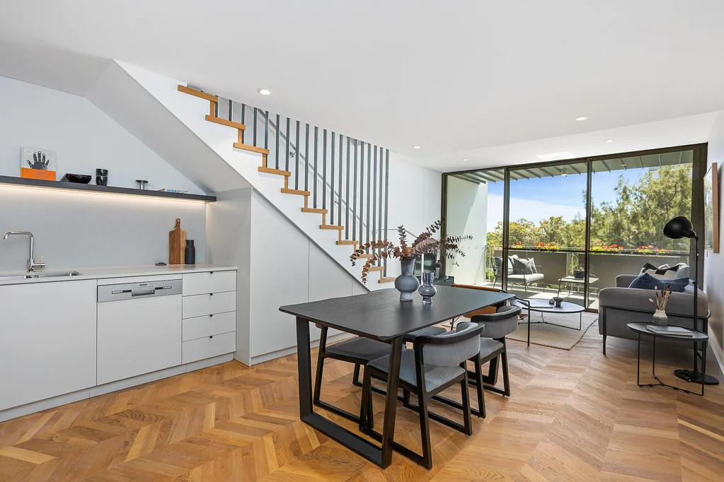 304/21 Henley Street, Como, WA 6152