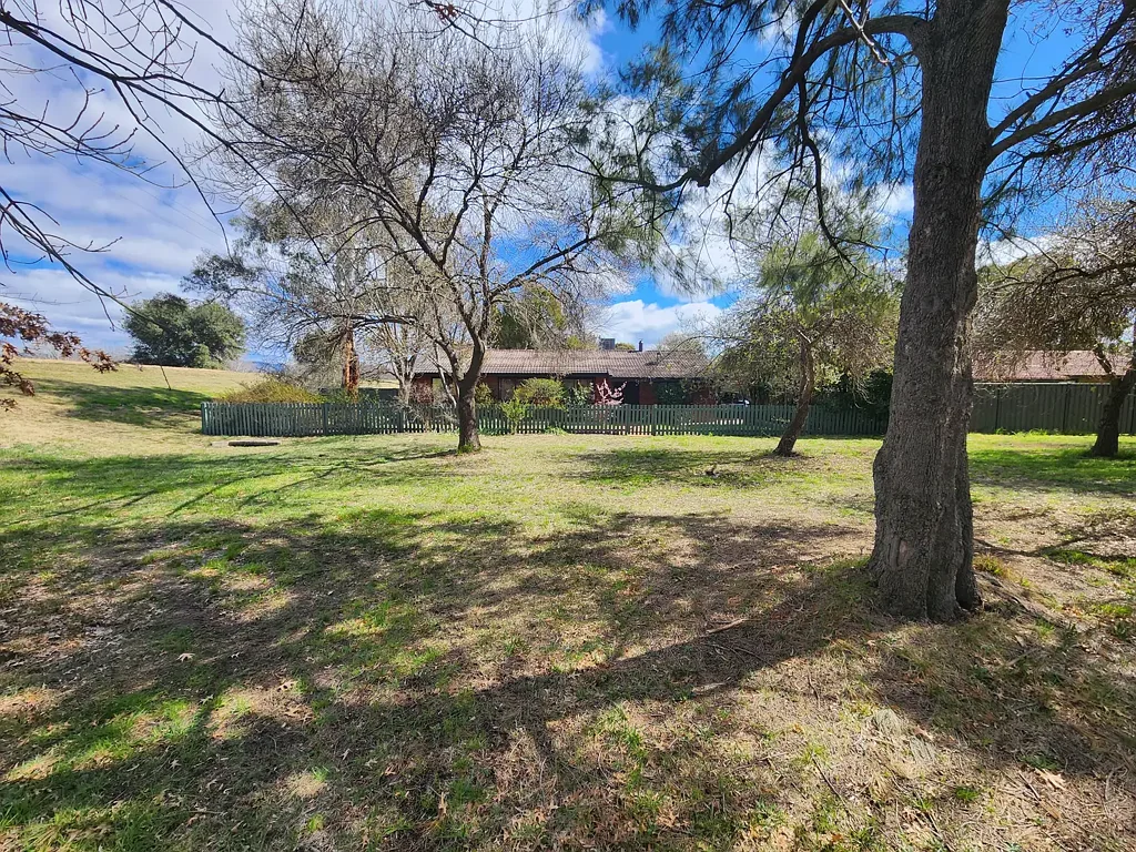 Monash 3房  Private Parkland Sanctuary  with space to build a second home