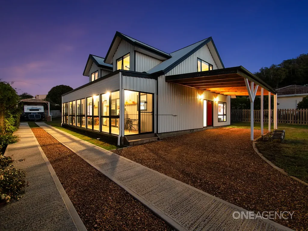 Sulphur Creek 4ห้องนอน Premier Coastal Location - Just 82m To The Beach!