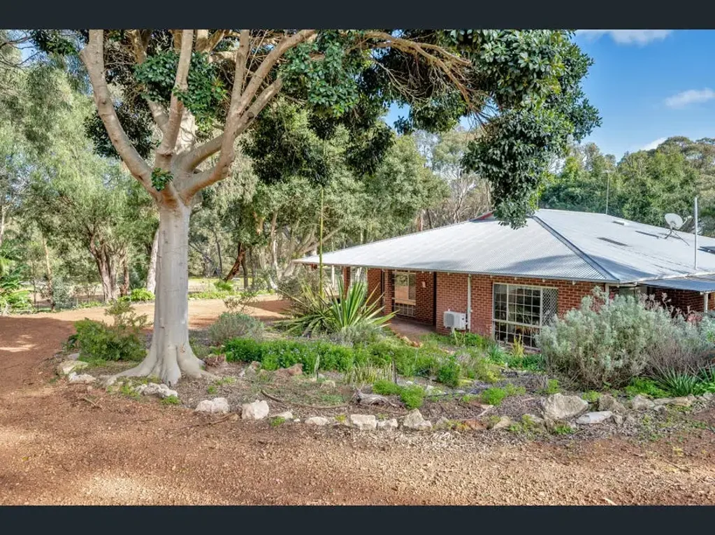 4 x 2 country style home on 8 acres - Bring the whole family and your horses! Stables close to house!