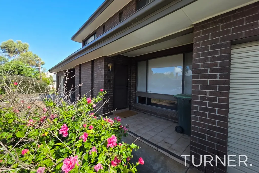 Neat well located 2 bedroom Townhouse.