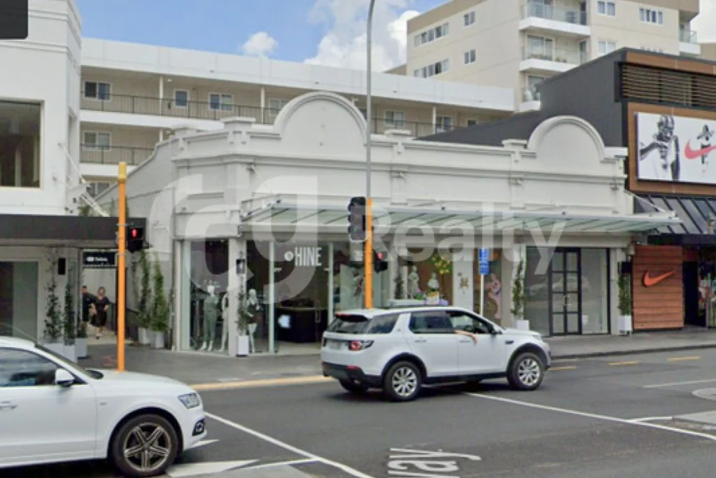 Newmarket Prime Retail for Lease on Broadway