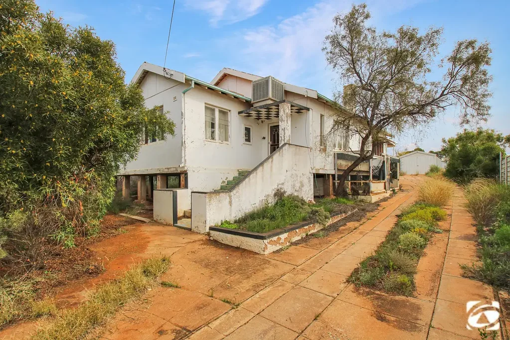 Broken Hill 3房  QUIET SOUTH LOCATION WITH POTENTIAL