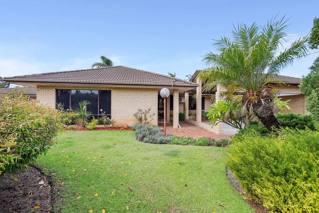 137 Howes Crescent, Dianella, WA 6059