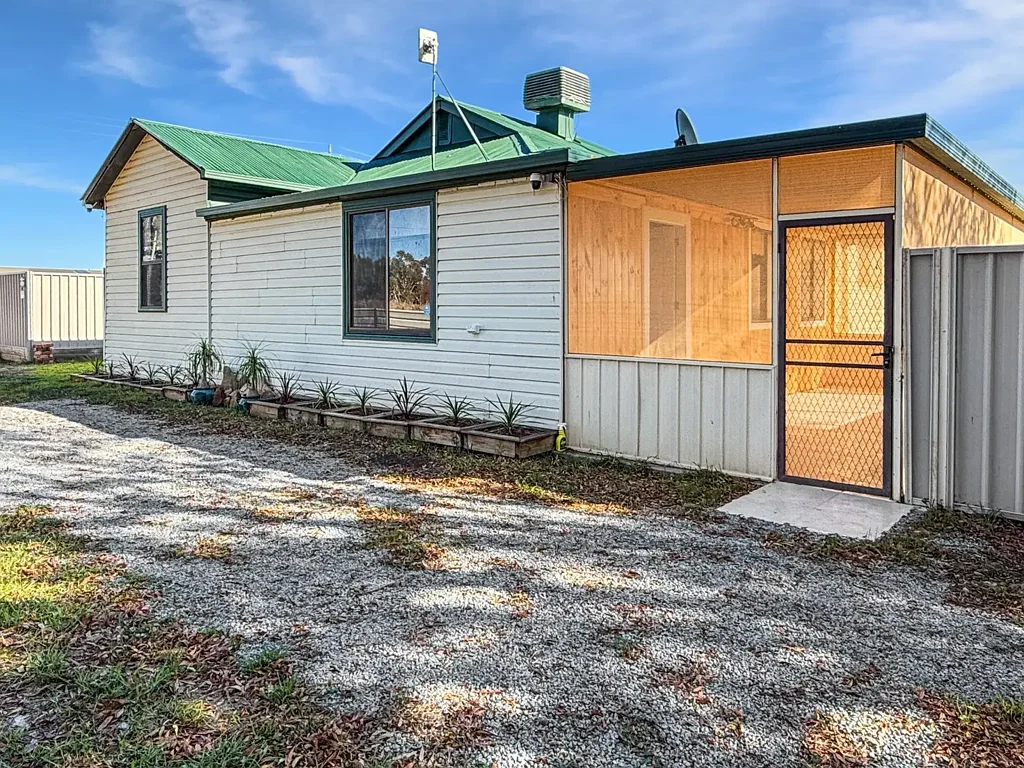 8 Jackson Road, Leeton, NSW 2705