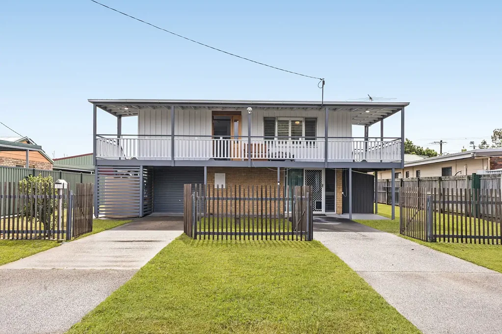 Banksia Beach 2房  Coastal Living, Elevated - Poolside Lifestyle in Banksia Beach!