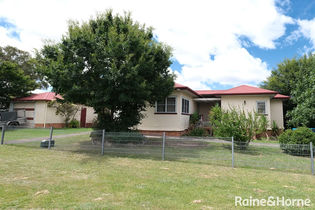 61 Clive Street, Inverell, NSW 2360