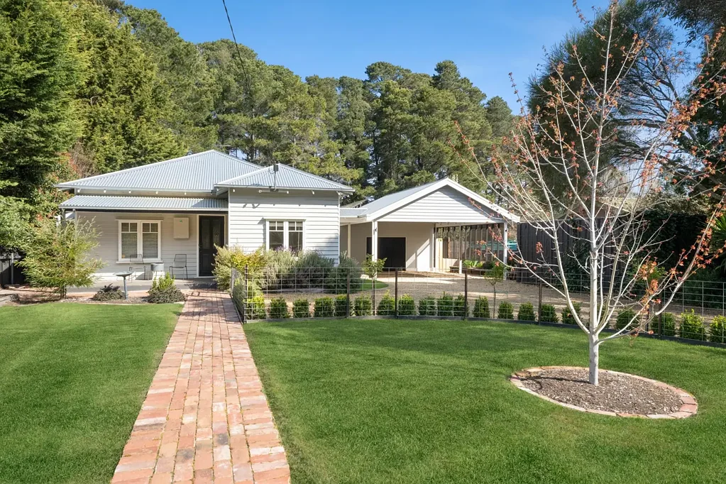 23 Castlemaine Road, Creswick, VIC 3363