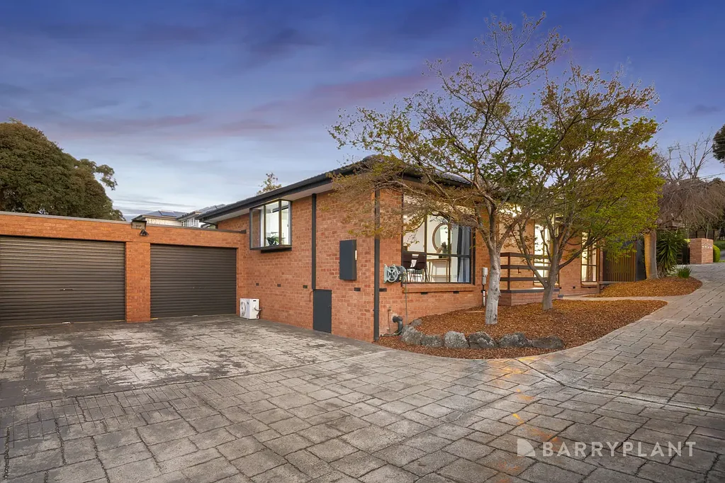 Croydon North 3ਬੈੱਡਰੂਮ Free-flowing style with generous backyard.