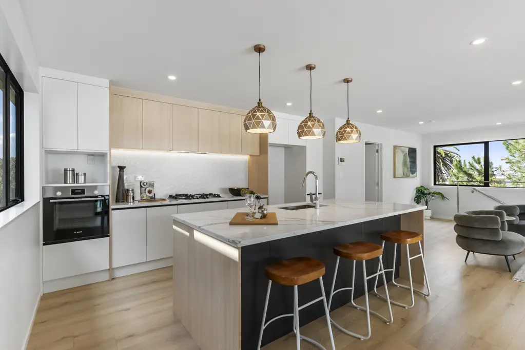 Gulf Harbour 4कमरा Fresh, Modern & Move-In Ready