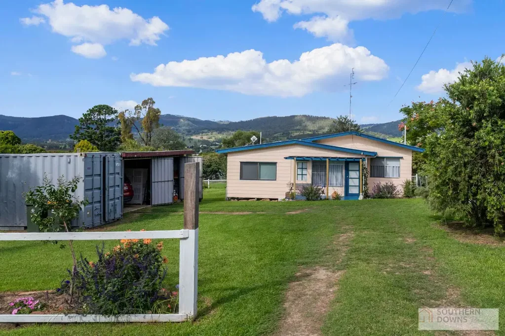 27 Pine Street, Killarney, QLD 4373