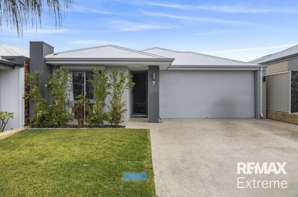 Modern 4x2 Coastal Home in Prime Alkimos Location