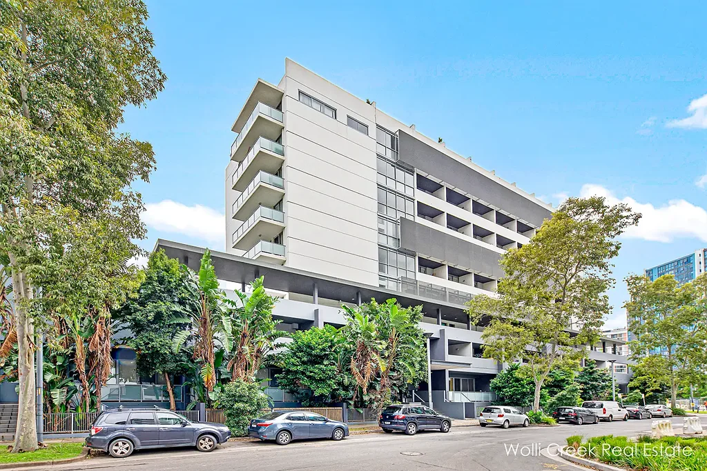 NORTH FACING ONE BEDROOM APARTMENT.