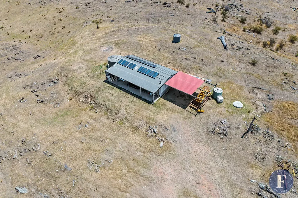 Taylors Flat Off-Grid 3-Bedroom Shed Home on 107acres* – Sustainable Living with Expansion Potential